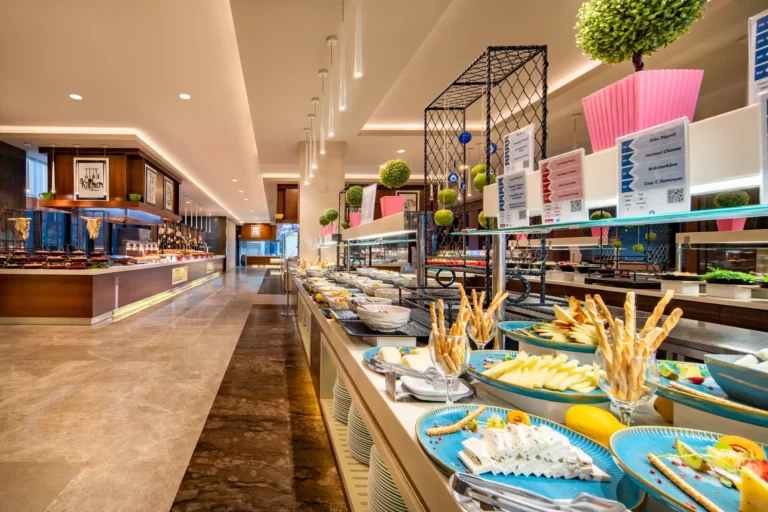 Trendy Lara-Ana Restoran-01-Orta_Boyut