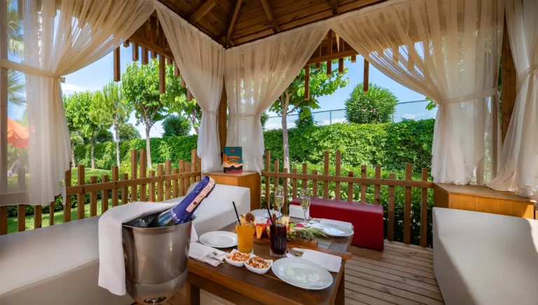 Trendy-Lara-Cabana-03-Orta_Boyut.webp
