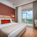 Ana Bina Suit-Deniz Manzaralı Oda-01-Orta_Boyut