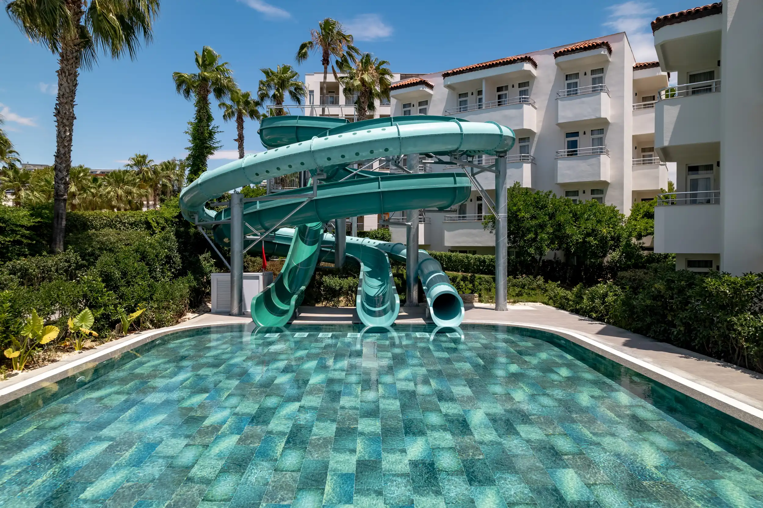 Бассейны и Пляжи 3 Бассейн с горками